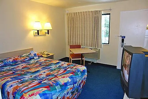 Hotel 6-tallahassee, Fl